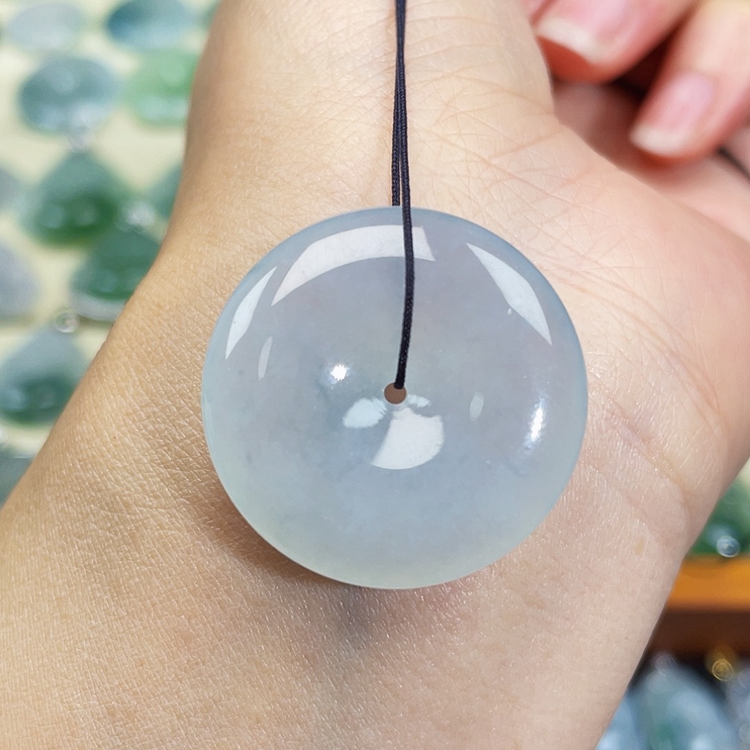 翡翠颈饰未镶嵌吊坠