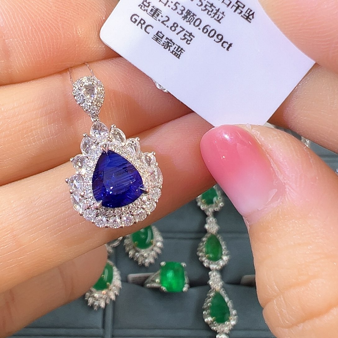 蓝宝石吊坠(不含链)18K金镶嵌