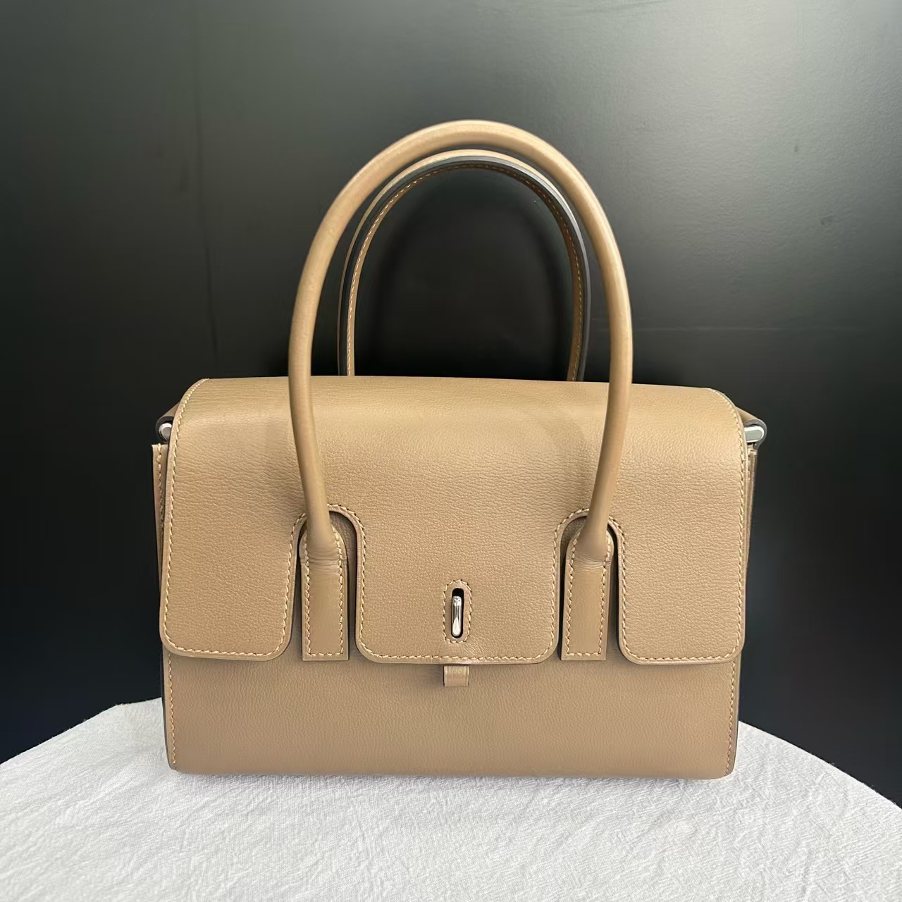 95新 Hermes/爱马仕 new drag22威马犬米色银扣 EC皮Y P 