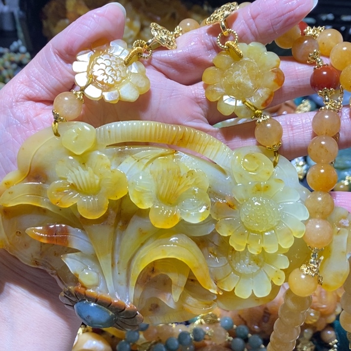 岫玉未镶嵌岫玉吊坠