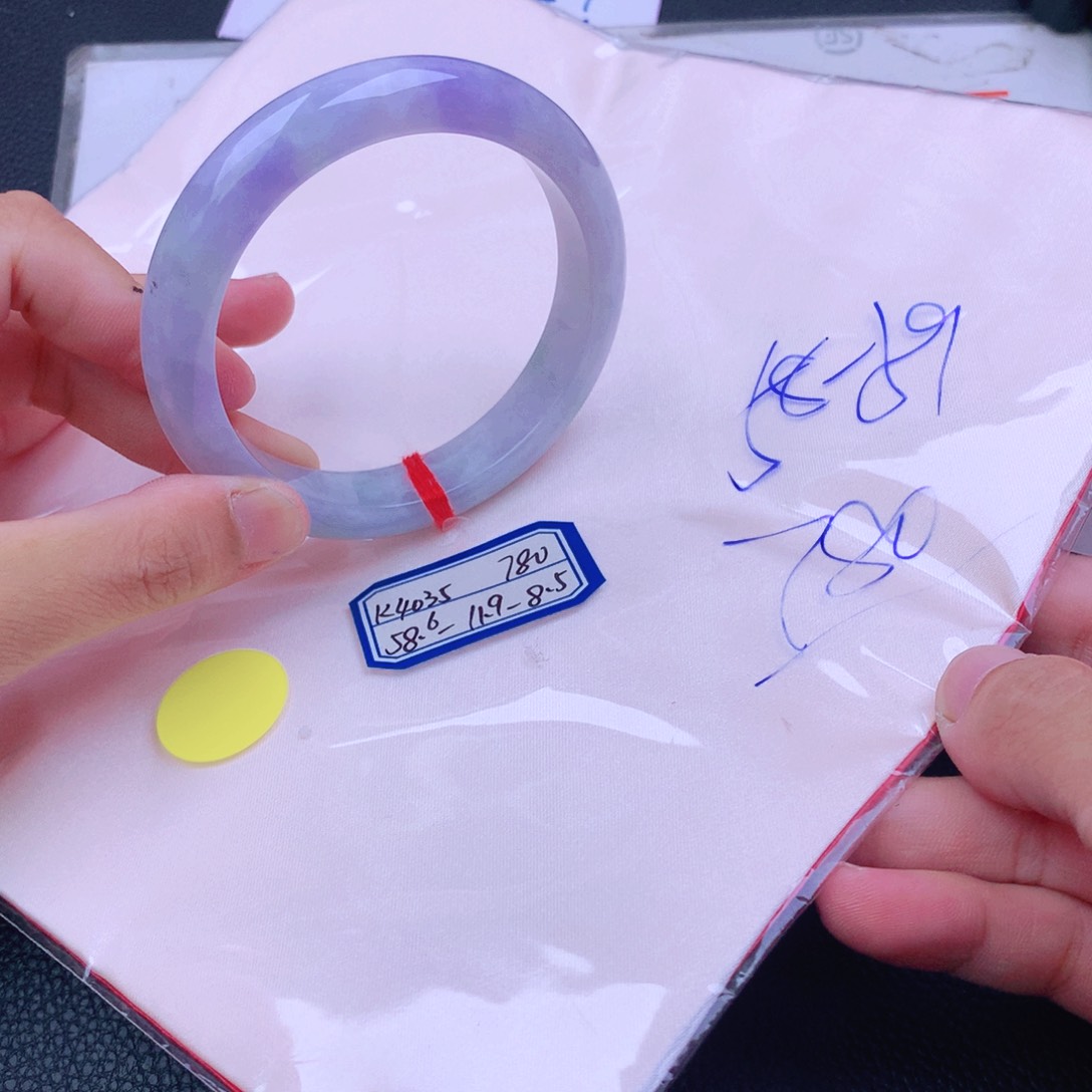 翡翠手镯未镶嵌翡翠