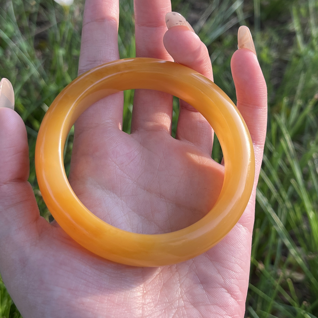 云南龙陵黄龙玉洋烟河糖心手镯，58圈口