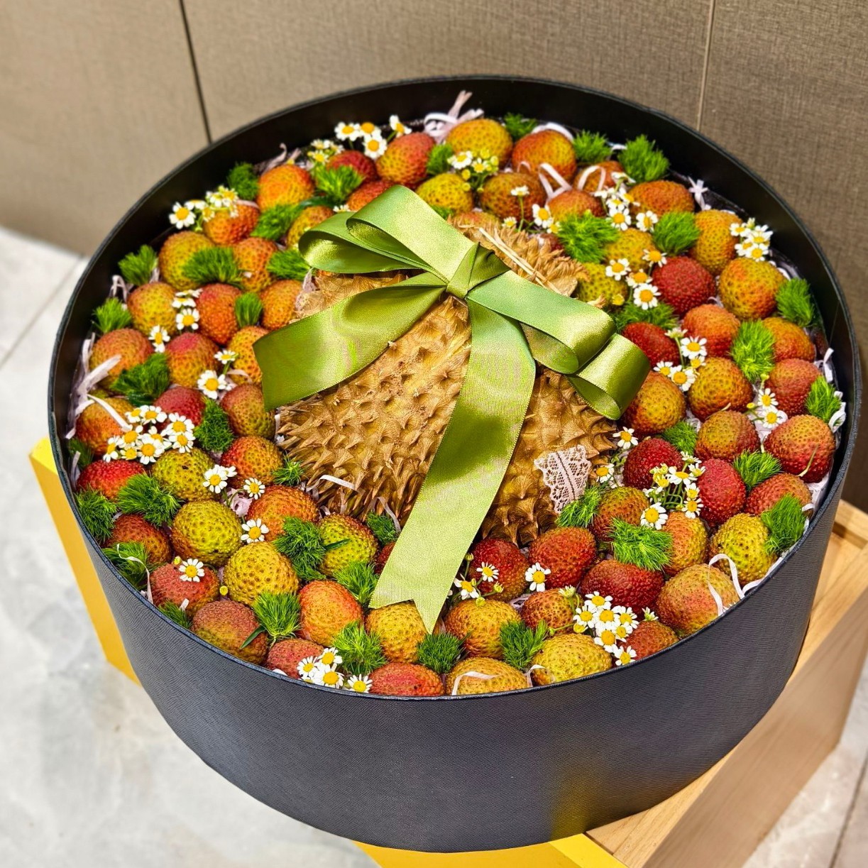 【混搭礼盒】新鲜榴莲+荔枝水果礼盒 1个（核小榴莲约4-5斤）8斤左右榴莲同城送金枕
