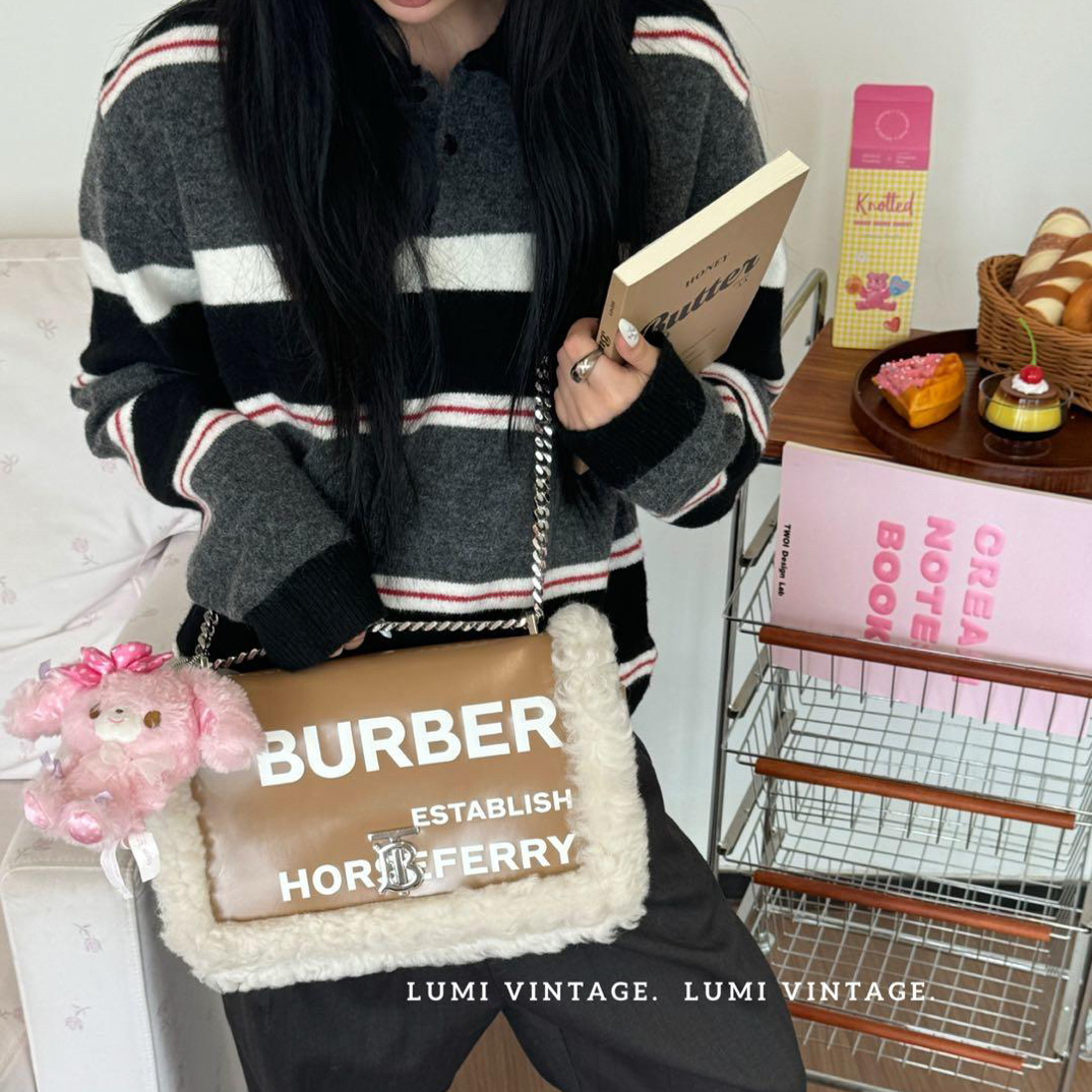 95新 BURBERRY/博柏利 卡其色羊羔毛lola单肩包72225902