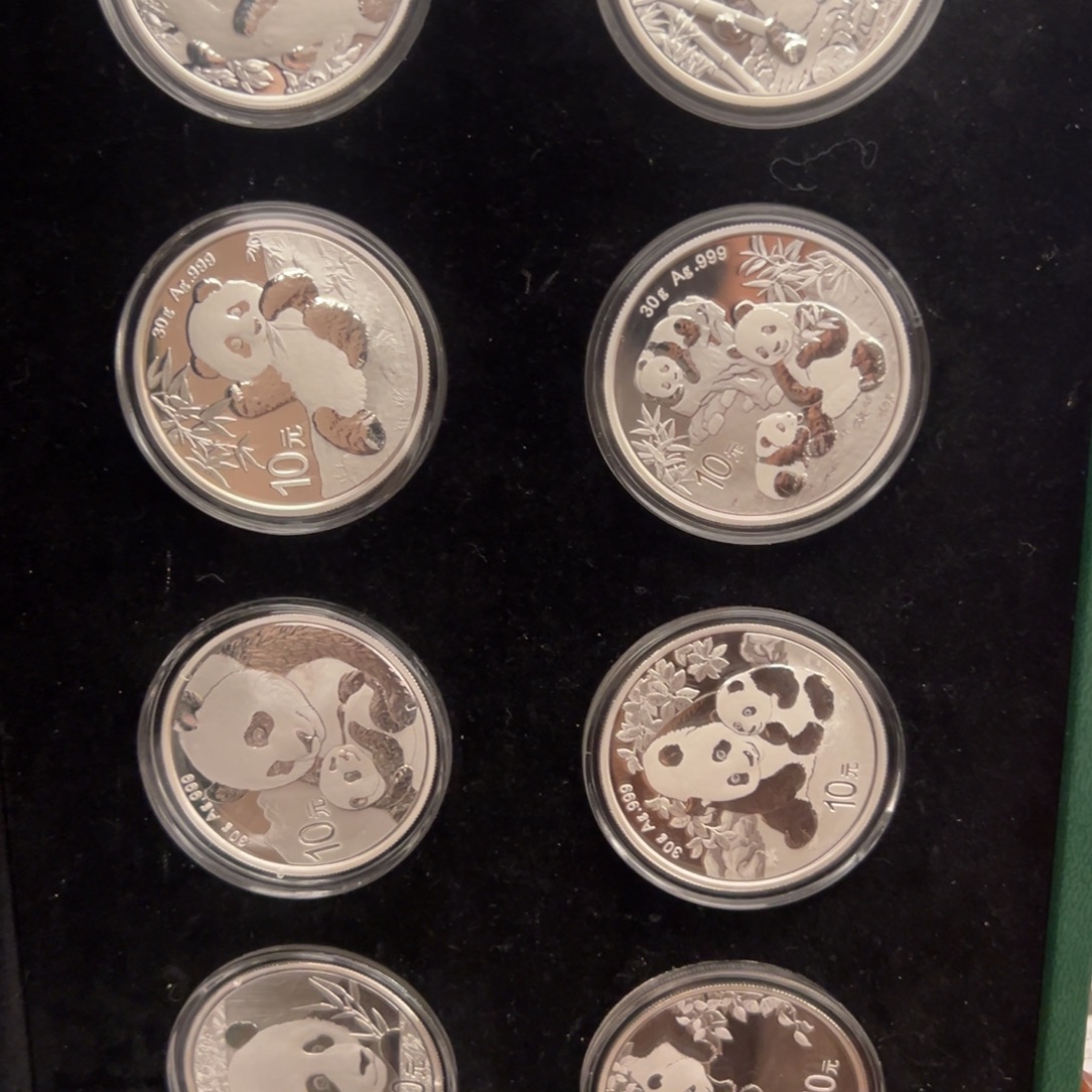 纯银2017-2026熊猫币大全套带证书盒子