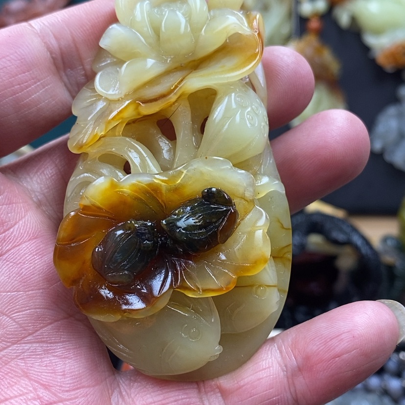 【闪购商品】蛇纹石玉吊坠未镶嵌