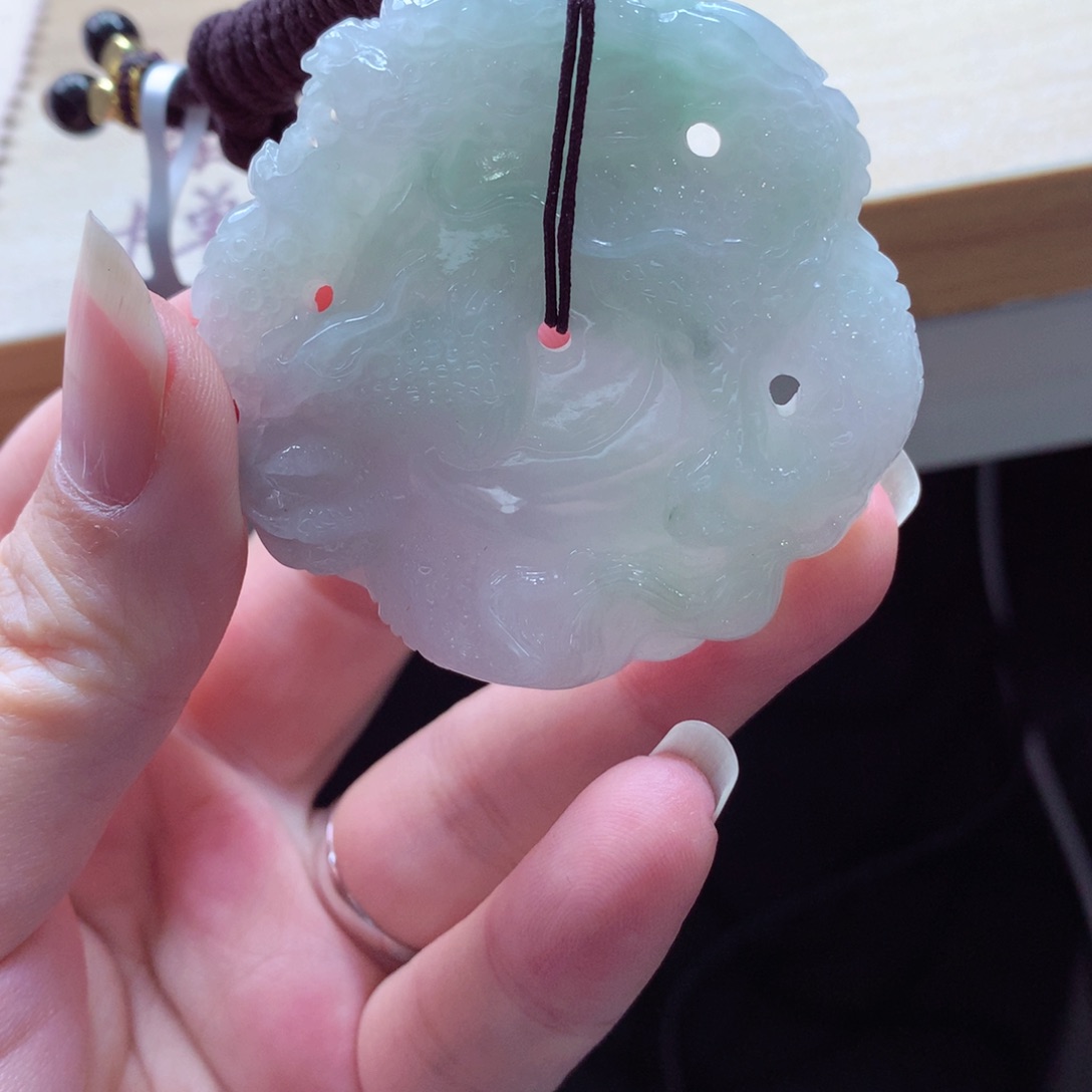 翡翠颈饰未镶嵌吊坠