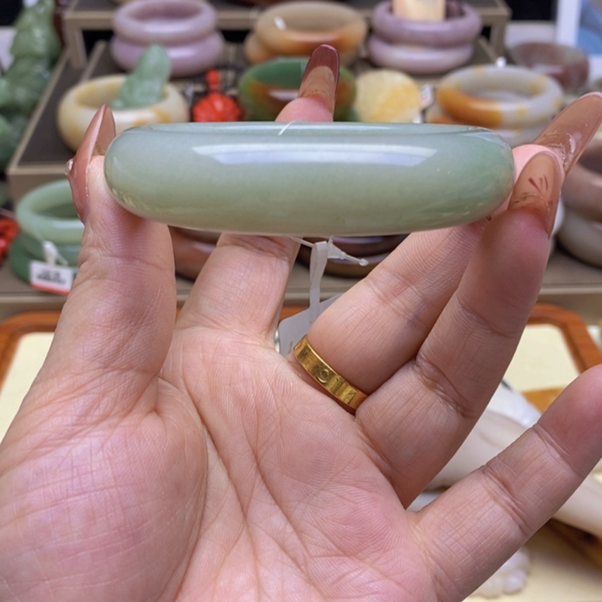 【闪购商品】石英质玉手镯未镶嵌ᰔ**哈