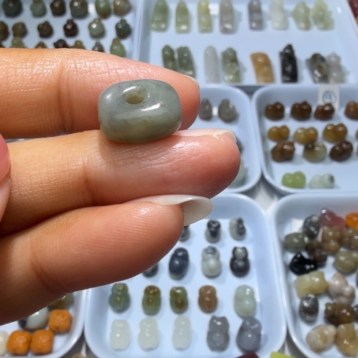 和田玉未镶嵌珠宝奇石