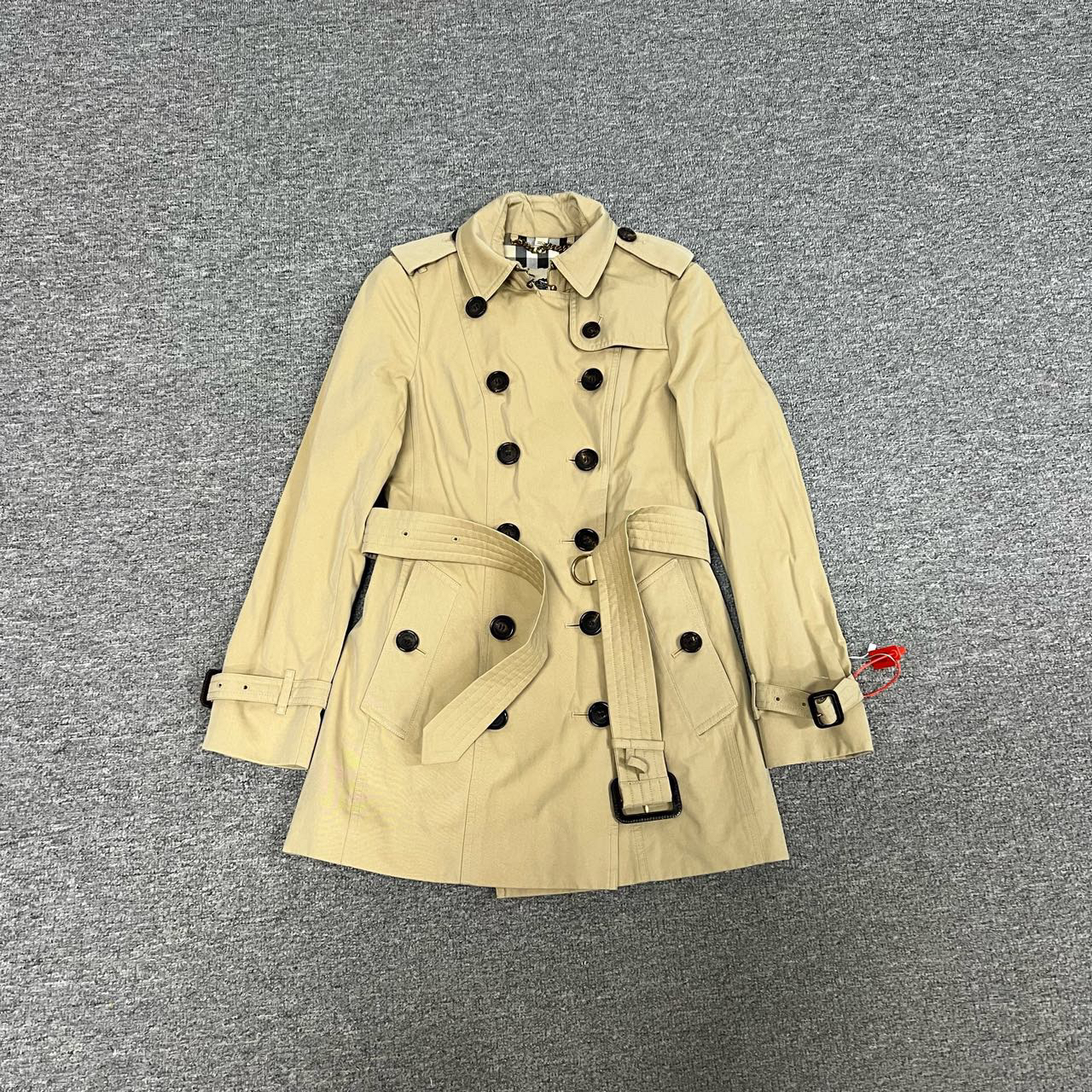 99新 BURBERRY/博柏利 经典卡其色 内里格纹 双排扣 uk2