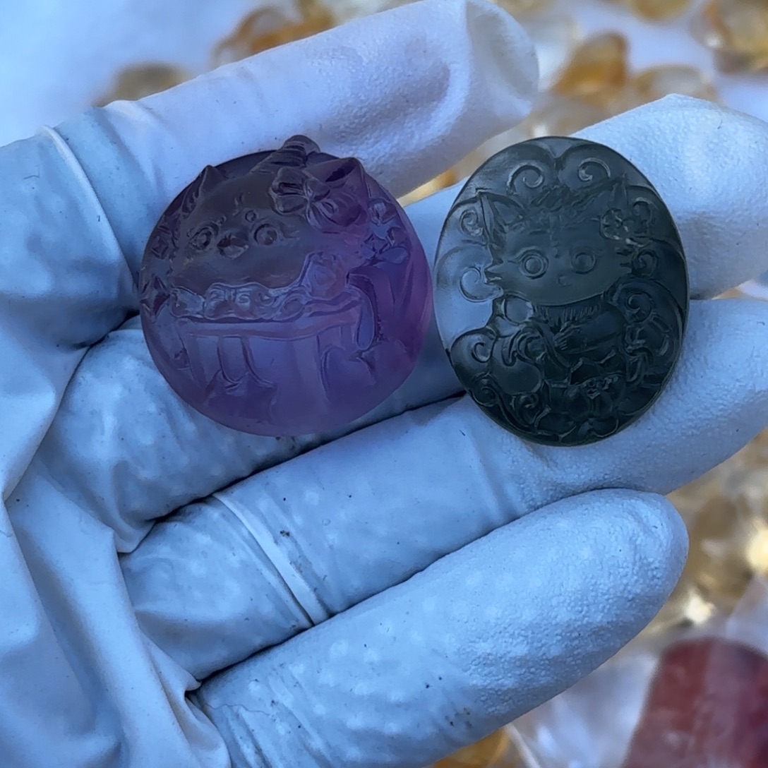 南***生未镶嵌颈饰水晶随机发