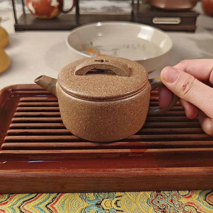 紫砂茶壶芝麻段泥光素汉瓦