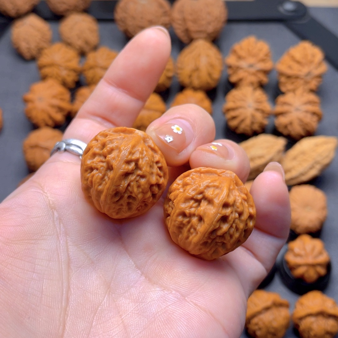 核桃文玩把件小南瓜尖有微磨