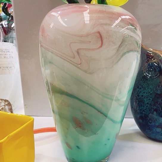 琉璃花瓶高31厘米口径9厘米