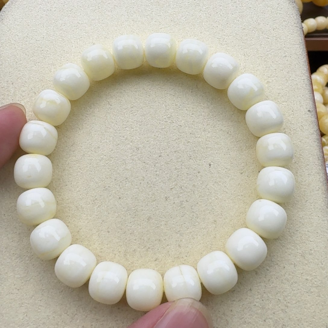 琥珀手链未镶嵌呼****薇蜜蜡手串