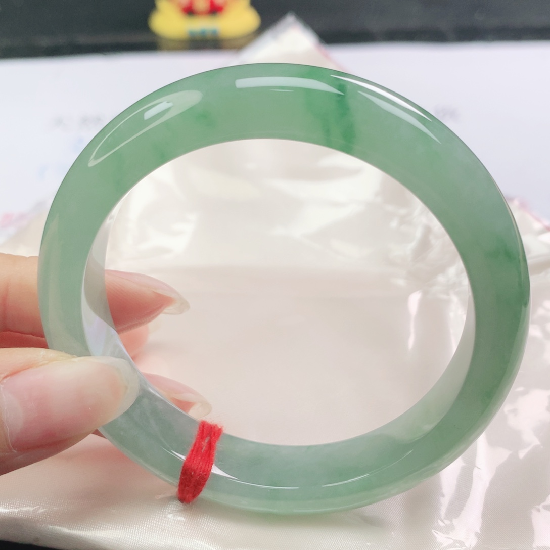 翡翠未镶嵌手镯翡翠56.2冰绿飘绿花正圈
