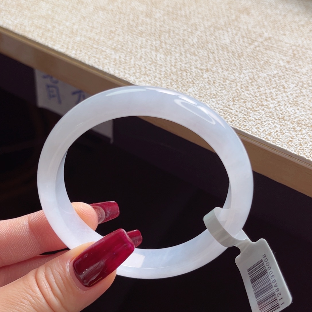 翡翠手镯未镶嵌手镯