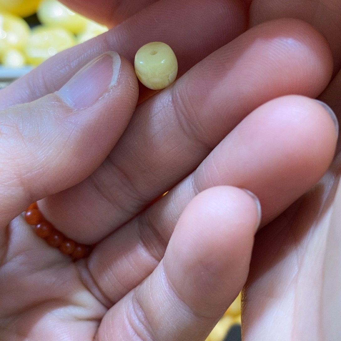 長***·琥珀未镶嵌裸石蜜蜡配珠