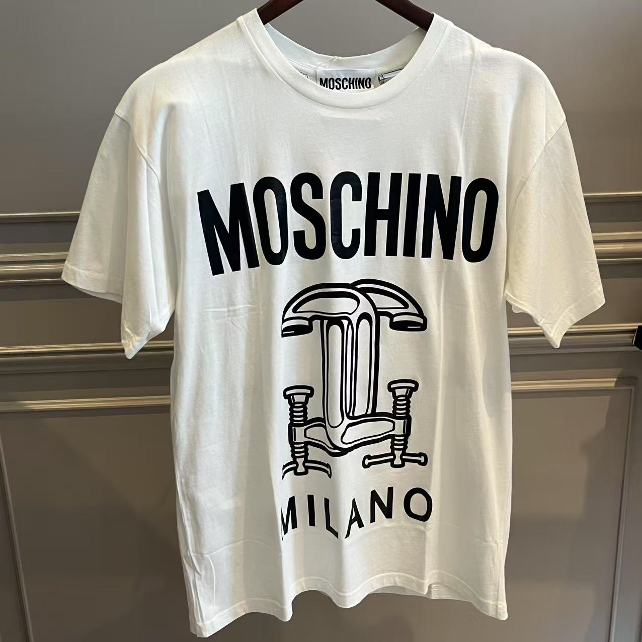 99新 Love Moschino love moschino 白色短袖/S码/99新/NBY12244