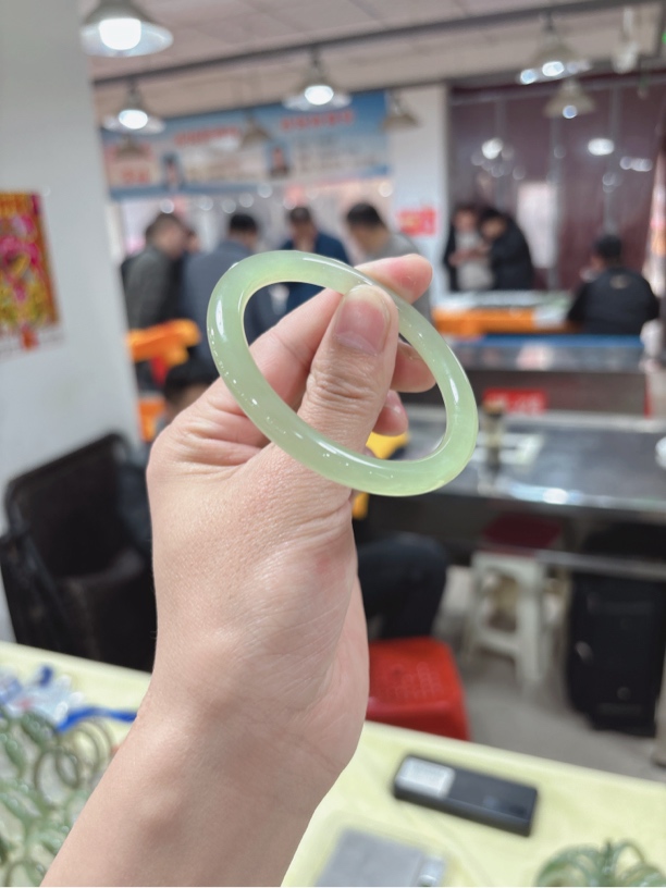 晴水玉显气质显白高贵典雅适合收藏冰透干净时尚传承美人镯