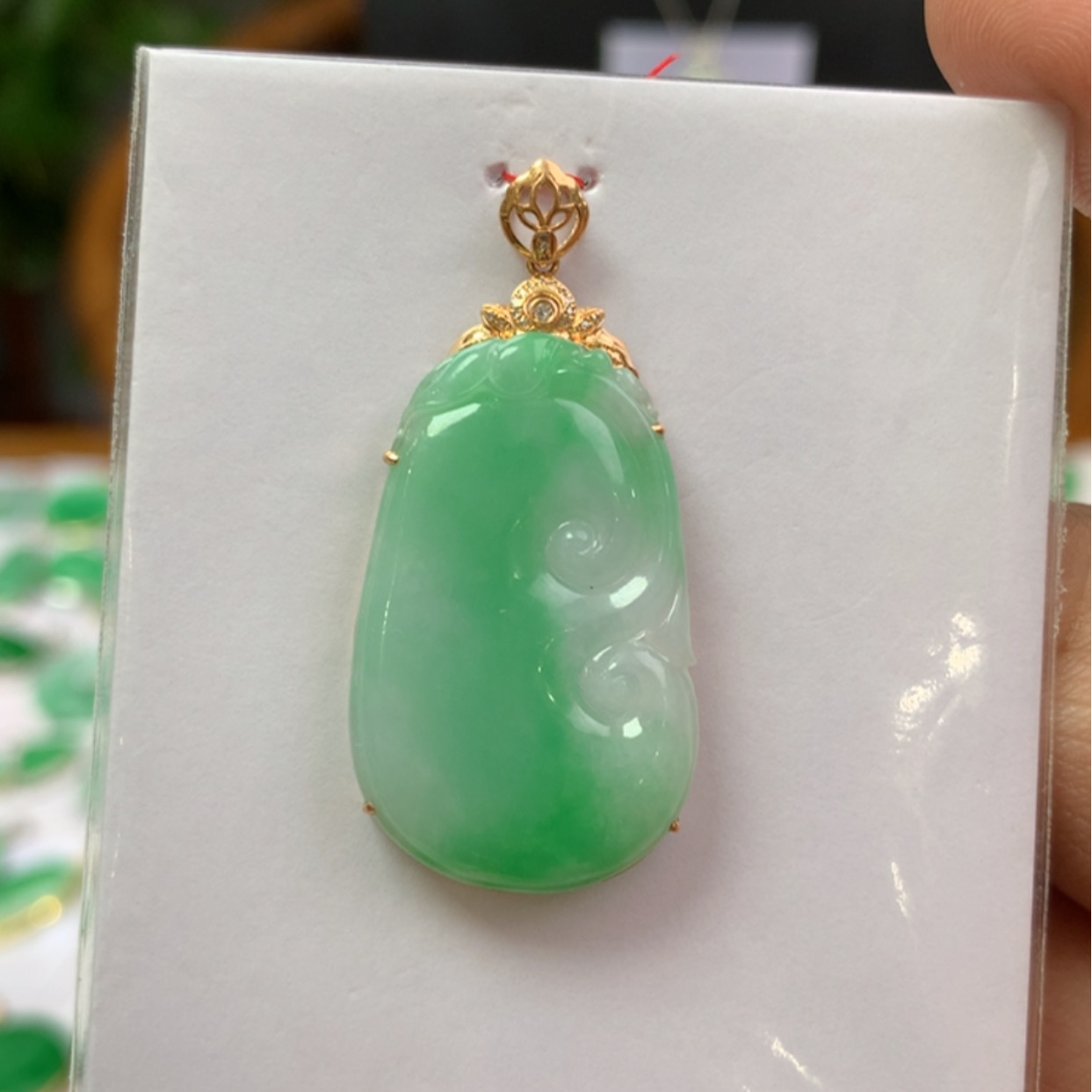 【闪购商品】翡翠颈饰18K金镶嵌翡翠