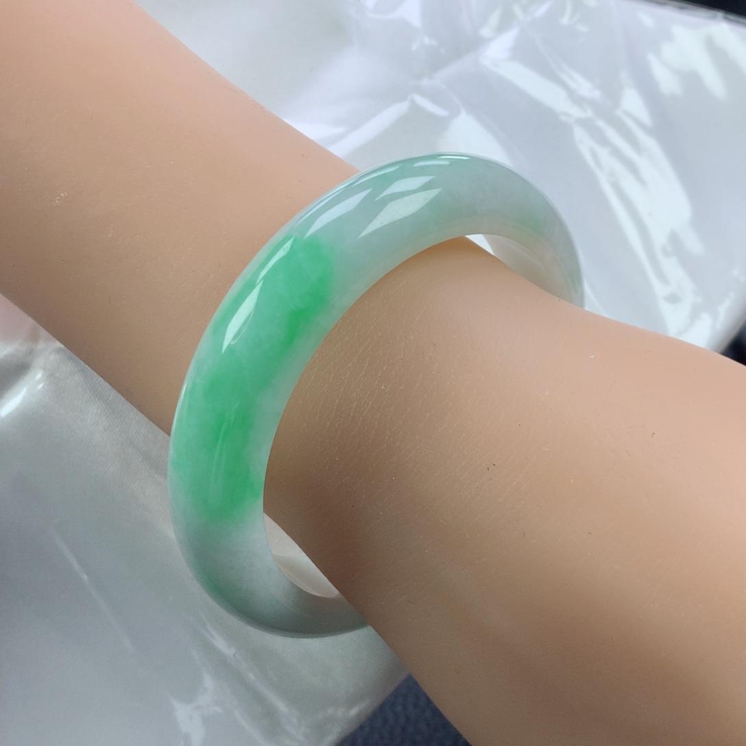 翡翠手镯未镶嵌56正