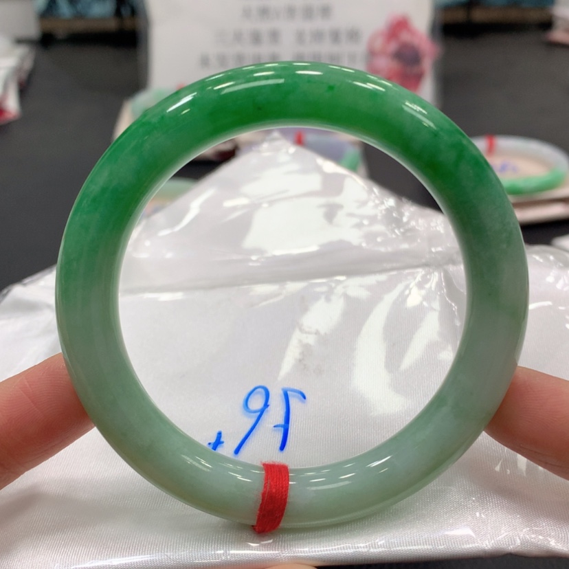 【闪购商品】翡翠手镯未镶嵌❁****?翡翠