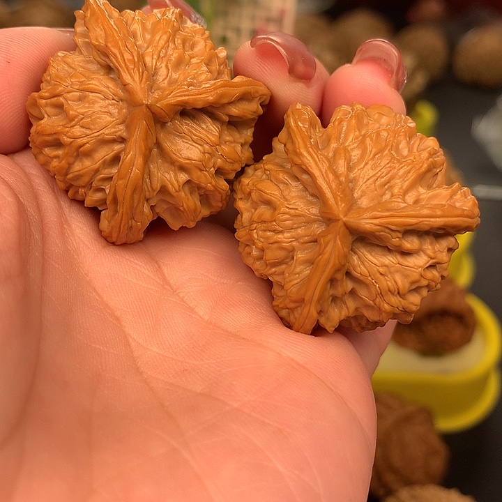 文玩核桃吊坠36人丁兴旺