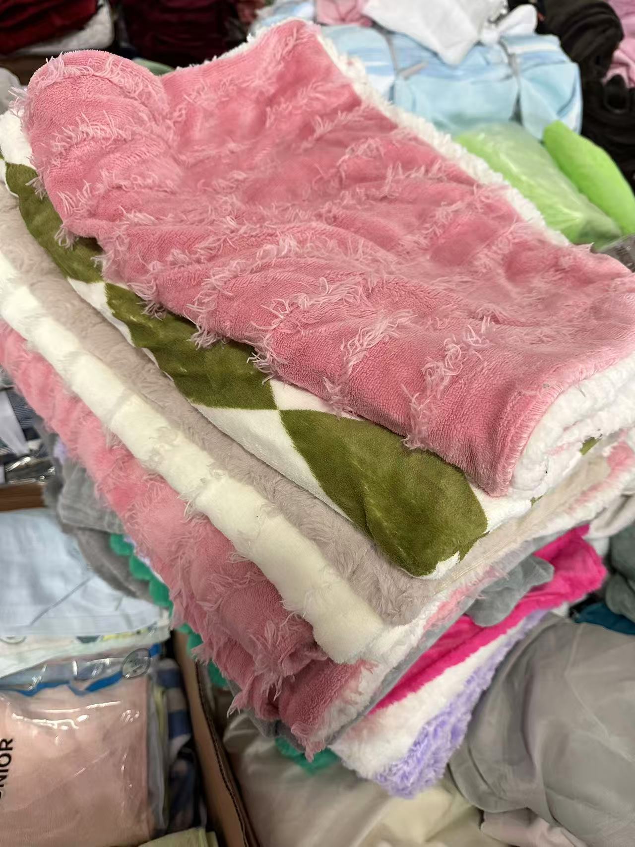 《兵哥外贸》3楼45×65杂款加绒枕套 发一对 不挑色 微瑕疵