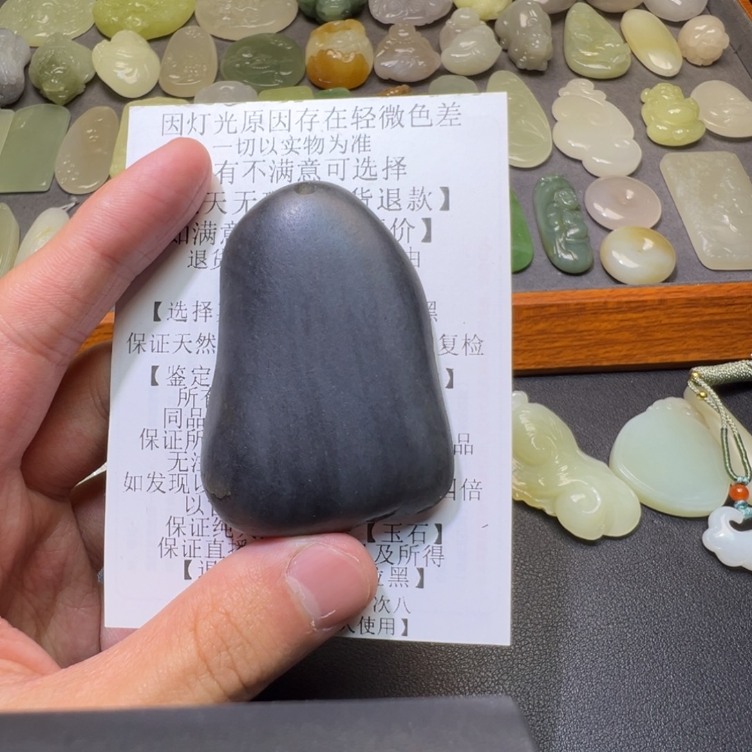 *****和田玉未镶嵌颈饰