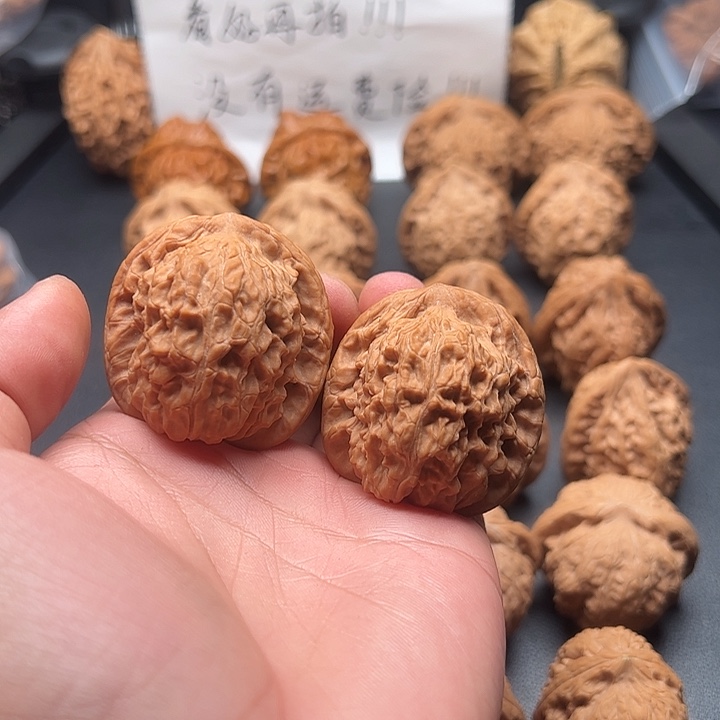 吊坠文玩核桃40尺寸红狮子