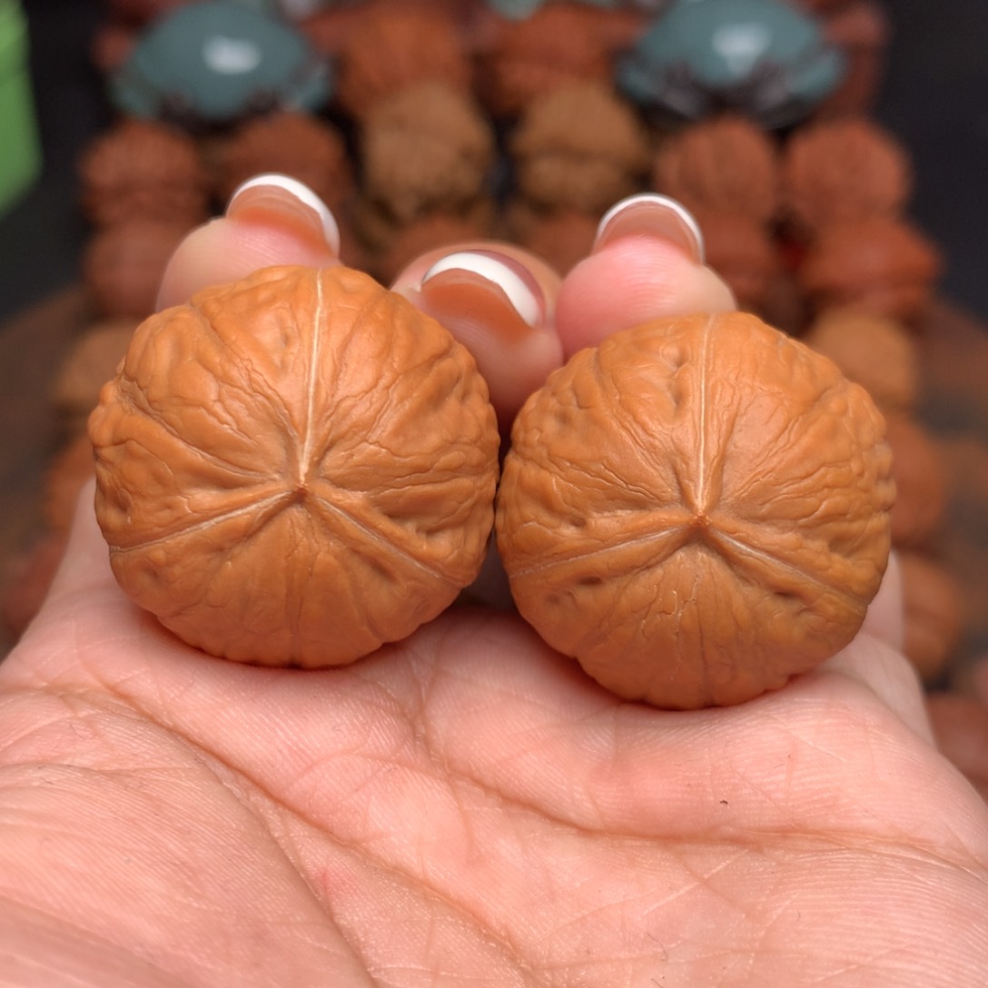 把件文玩核桃正奔