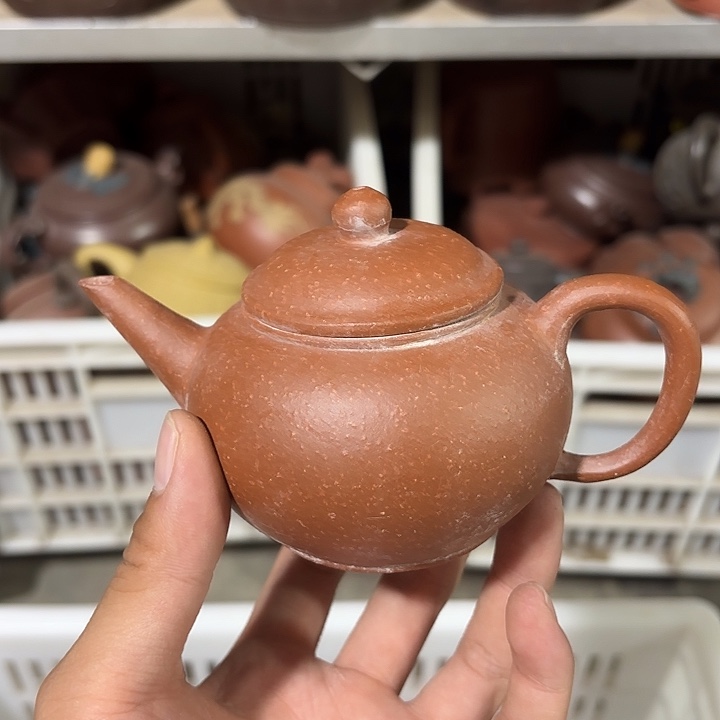 茶壶紫砂老厂紫砂壶一件。