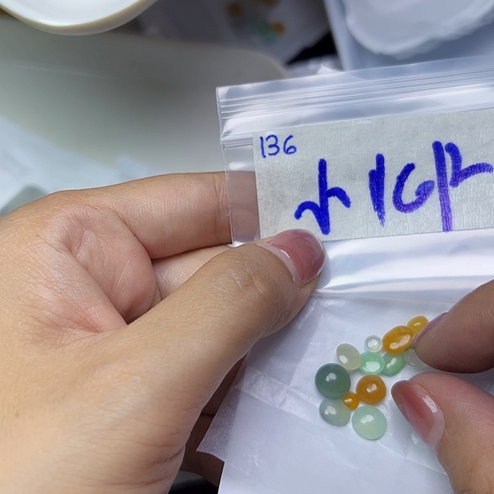 未镶嵌定制翡翠小*不