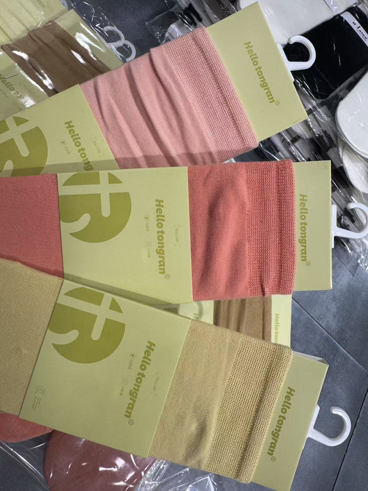 拍一发5️⃣随机发5️⃣双 多巴胺 女士直板纯棉糖果色高筒袜堆堆袜