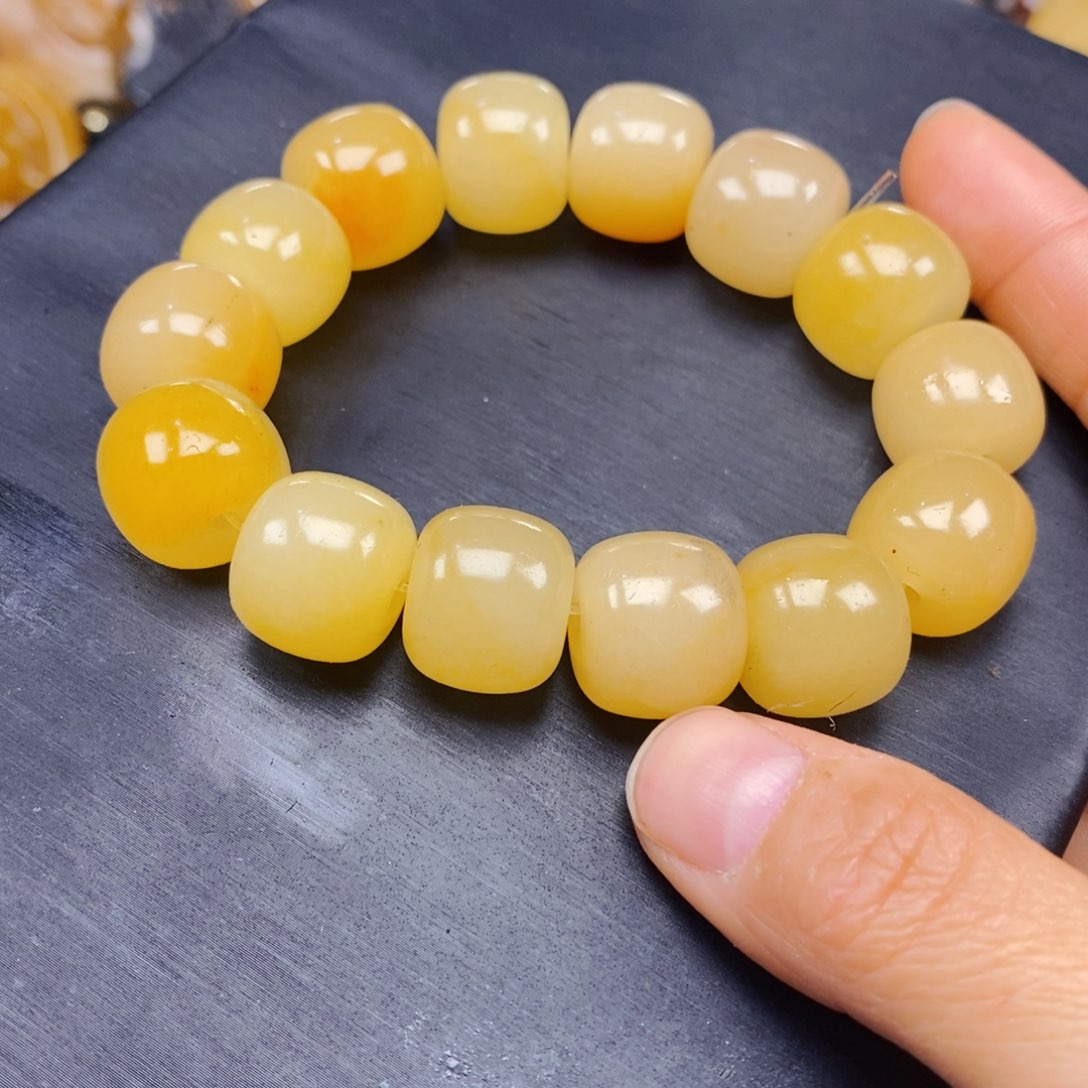 石英质玉（黄龙玉）颈饰未镶嵌