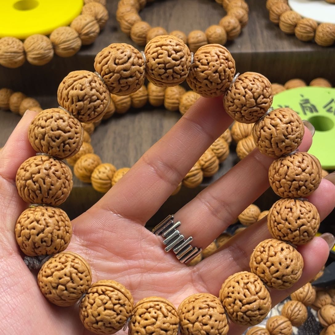 桃核手串蟠龙纹手持