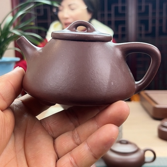 紫泥茶壶皇**炮原矿紫砂泥不退不换