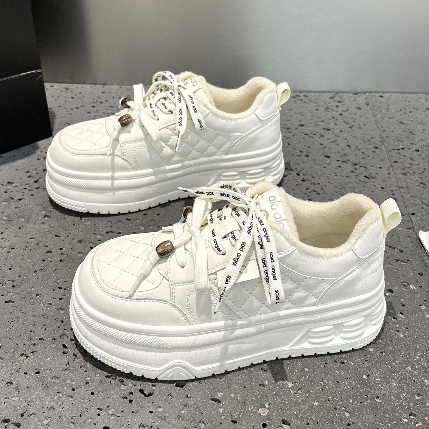 8573冬季加绒小白鞋女2025新款爆款厚底软底板鞋保暖运动休闲棉鞋