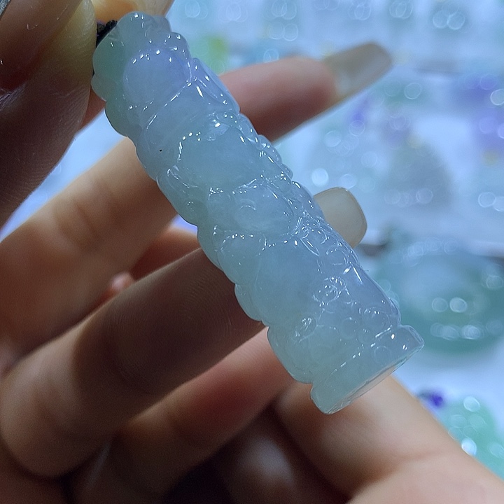 翡翠未镶嵌颈饰天然翡翠A货吊坠