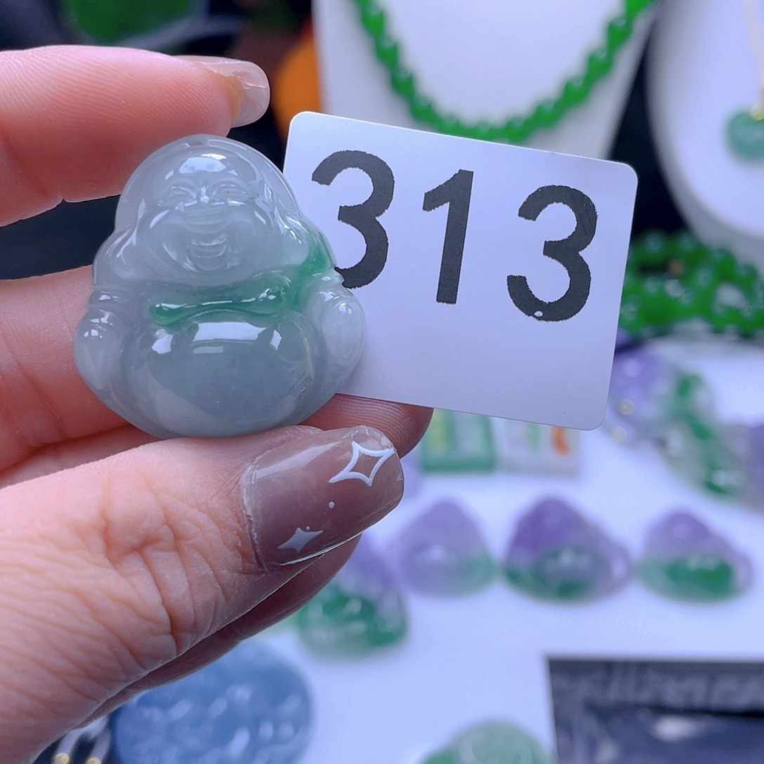 翡翠吊坠(赠链)未镶嵌