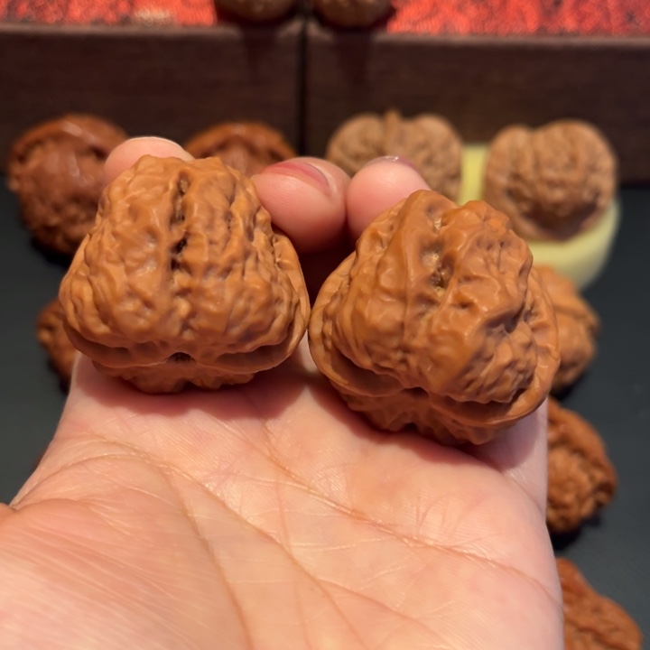 文玩核桃吊坠蛤蟆头