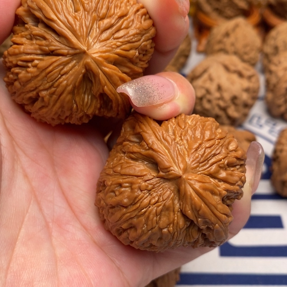 风***丘文玩核桃吊坠南疆