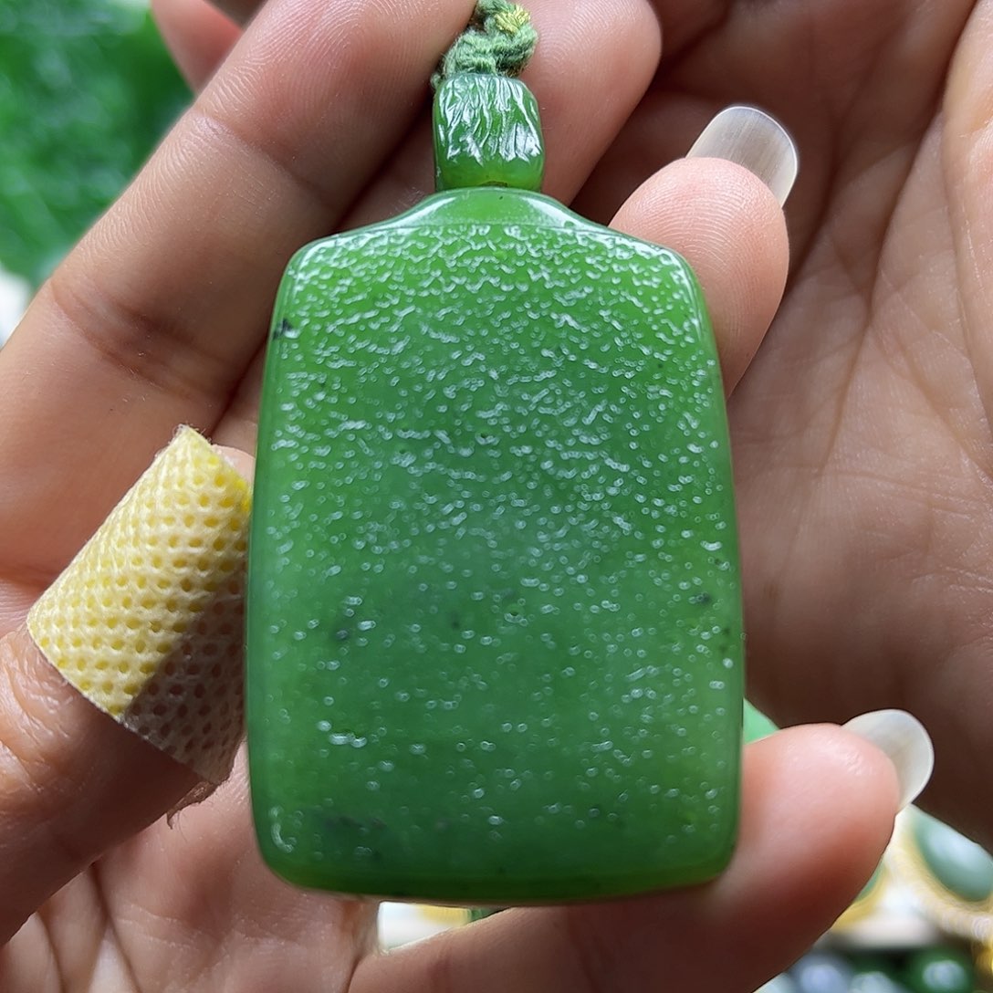 和田玉吊坠未镶嵌