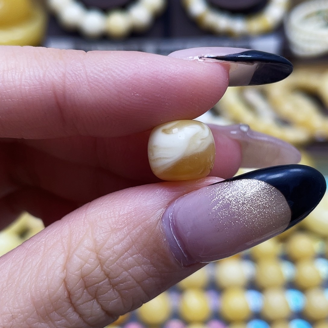 琥珀珠宝奇石未镶嵌10.9*9.5mm瑕疵福利款