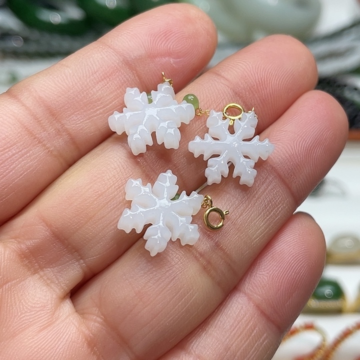 和田玉18K金镶嵌颈饰多样性发其一