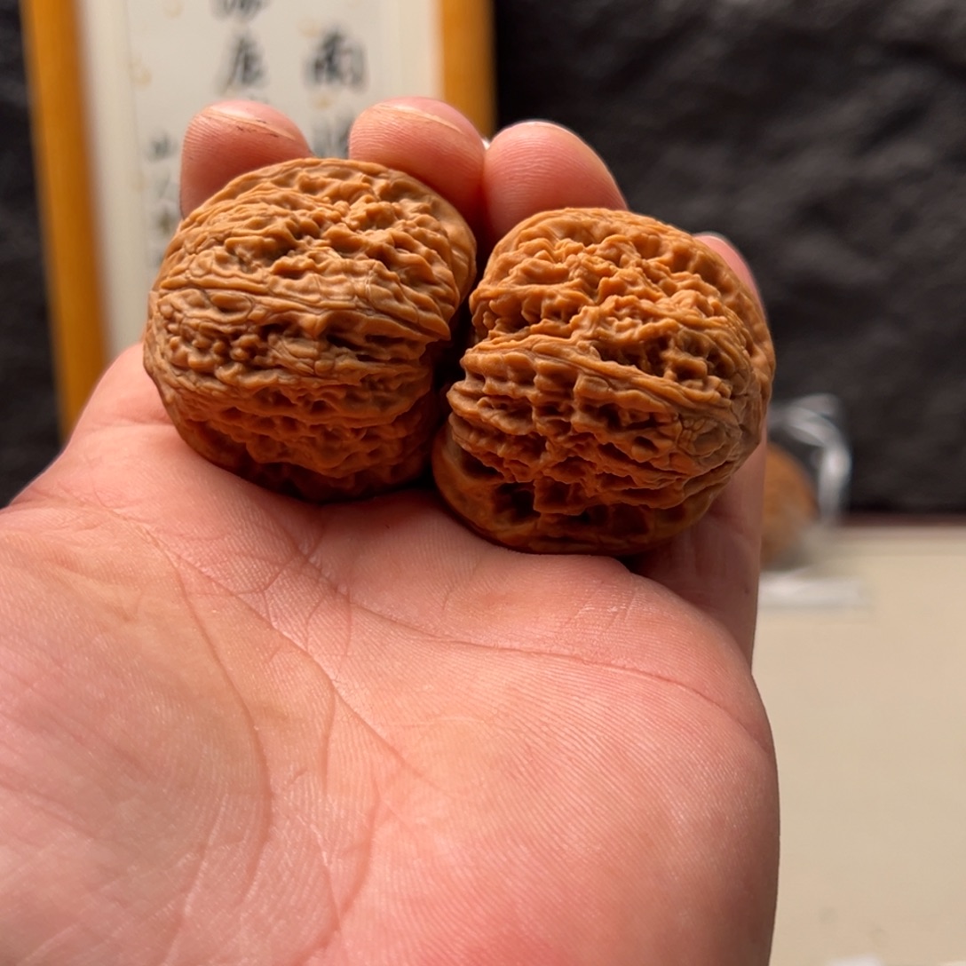 杨***民文玩核桃把件南疆41微色差