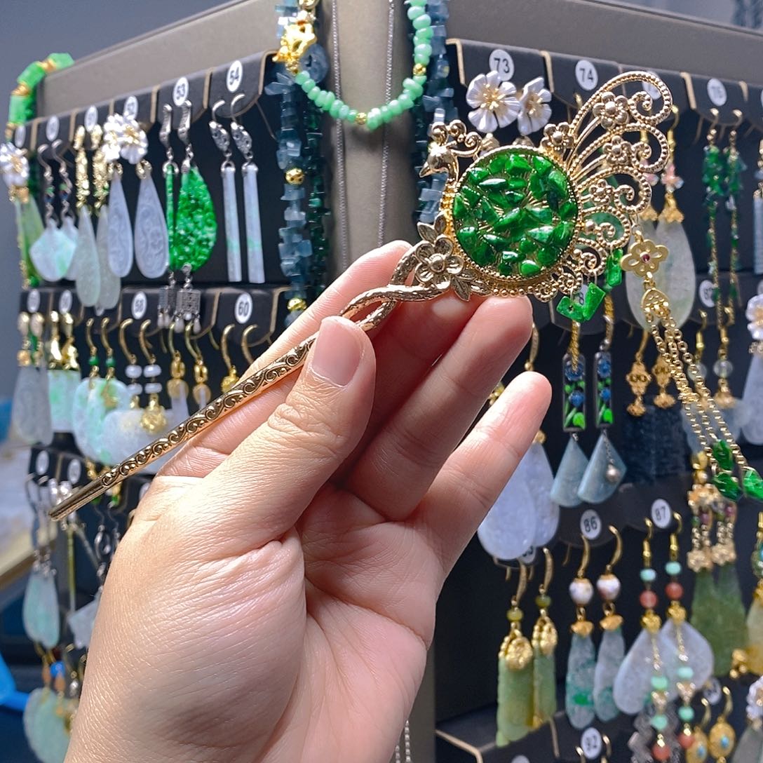 未镶嵌翡翠耳饰翡翠