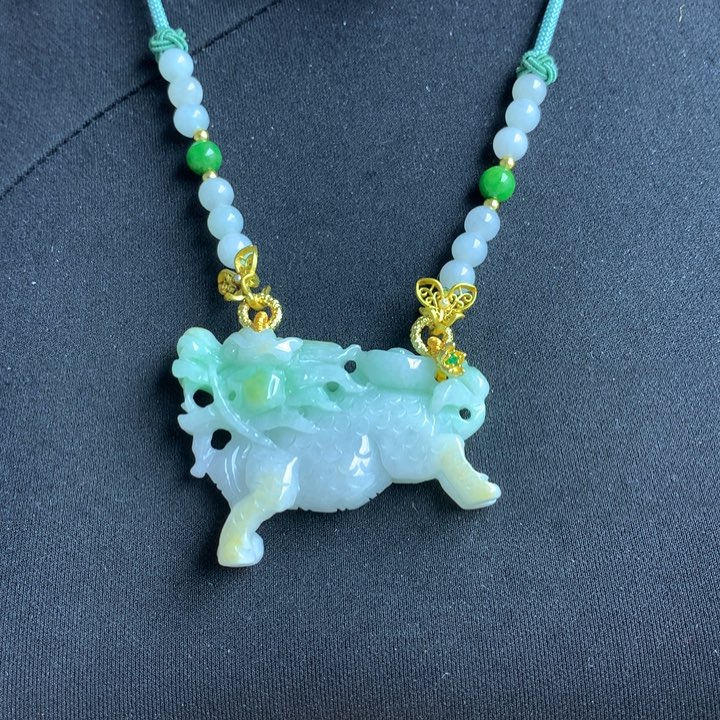 翡翠颈饰未镶嵌翡翠