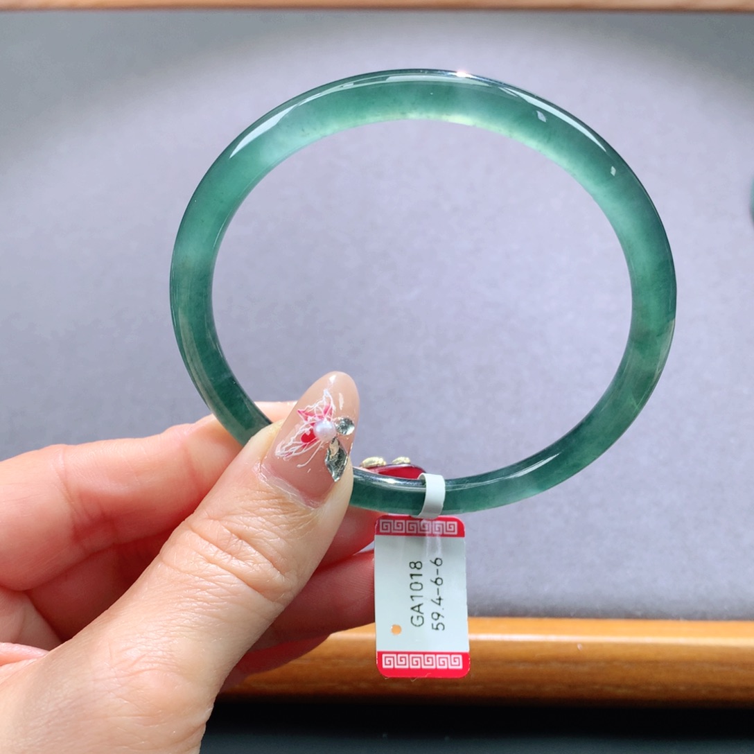 翡翠手镯未镶嵌天然翡翠手镯叮当镯